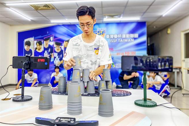 ISSF台灣競技疊杯代表隊6日赴韓參賽，選手吳宜隆共奪得96座冠軍，在本屆世界盃被視為男子組總冠軍的大熱門。（台灣疊杯運動聯盟提供／羅浚濱新竹傳真）