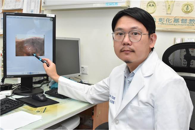 2023年10月4日彰化县／彰化基督教医院耳鼻喉暨头颈部主治医师洪云聪建议，咽喉痛超过一个月或吞咽困难一段时间没有改善，可能需要就医检查。（院方提供／孙英哲彰化传真）