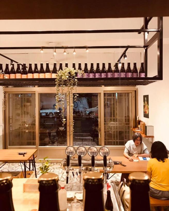 高市府客委会聘请专业人员不定期访视辅导，协助店家增进经营能力与计画执行效益（图片来源：高雄市客家事务委员会提供）
