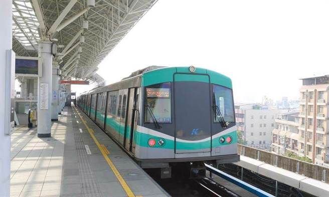 高雄捷运红线预计延伸至东港，不过却因系统不同，未来恐无法「一车到底」。（本报资料照片）
