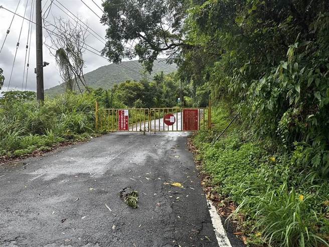 随小犬颱风逼近，花莲丰滨乡公所今天晚间预警性封闭横跨海岸山脉的花64线瑞港公路及台11甲线光丰公路，确保用路人安全；图为瑞港公路。（本报资料照片）