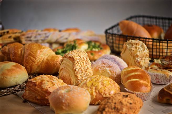 「普诺麵包坊．忠孝店」喜迎新店迁址1周年，线上、门市接力同庆周年，祭出9折价、电子优惠券等好康回馈粉丝。（普诺麵包坊提供）