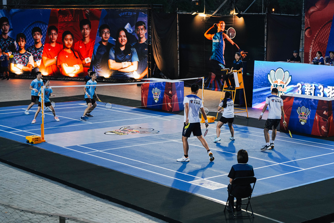 第2届Red Bull斗拍开放报名，只要年满18岁，队伍年龄加总不超过120岁，且男女混合组队即可参赛。（图为首届斗拍赛事现场，Red Bull提供）