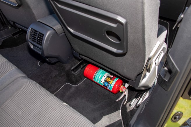 露營車必備滅火器。（陳大任攝）