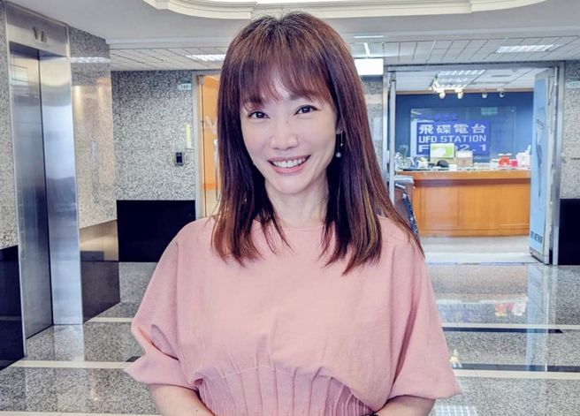 蕭彤雯曬出雷達回波圖，直言「天氣真的是….還可以上班」。（圖／翻攝蕭彤雯臉書）