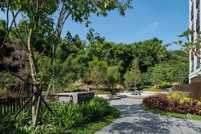 「鹏程丰翠」三面环山，享受翠绿的美好日常。(图/业者提供)