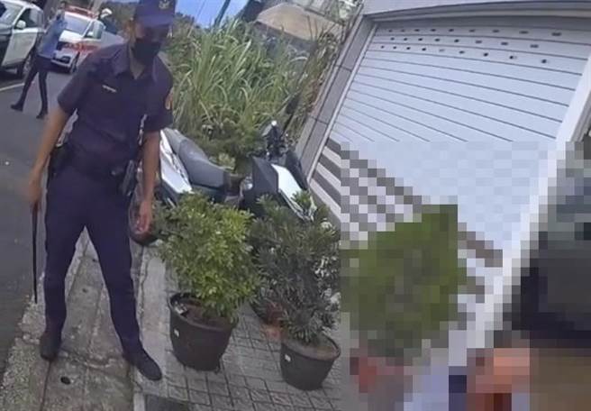 警方獲報趕到場，並釐清狀況。（翻攝照片／洪靖宜高雄傳真）