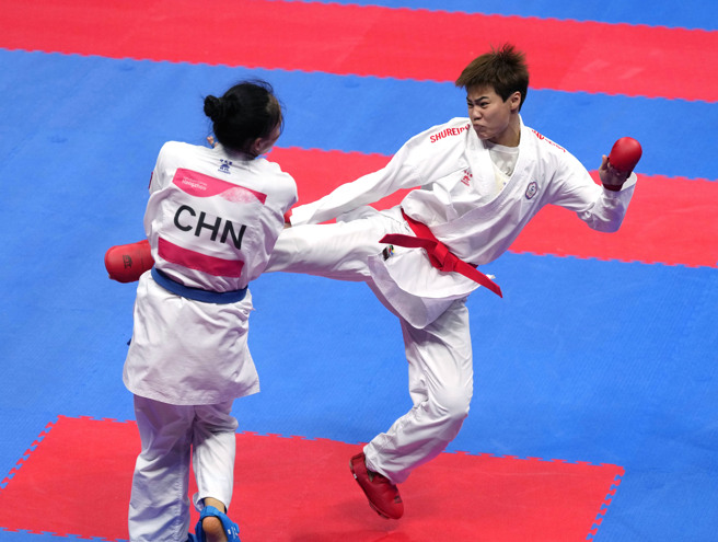 空手道女將趙柔（右）未能站上杭州亞運頒獎台。（中華奧會提供）