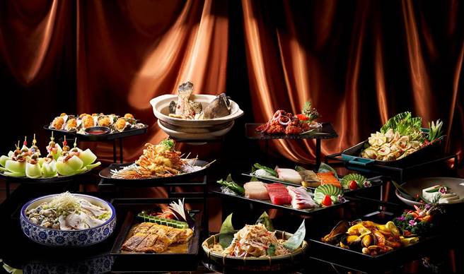 台北国泰万怡酒店MJ Kitchen新推出「异国美食博览会」新菜单诱客。(台北国泰万怡酒店提供)