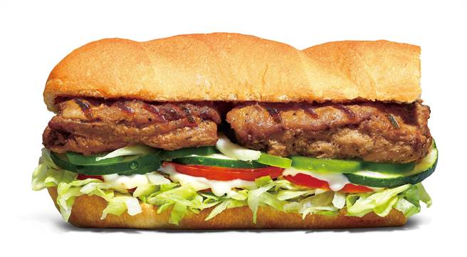 SUBWAY「6吋青花椒烤雞腿堡」130元，套餐178元包括現烤餅乾及16oz飲料。（SUBWAY提供／朱世凱台北傳真）
