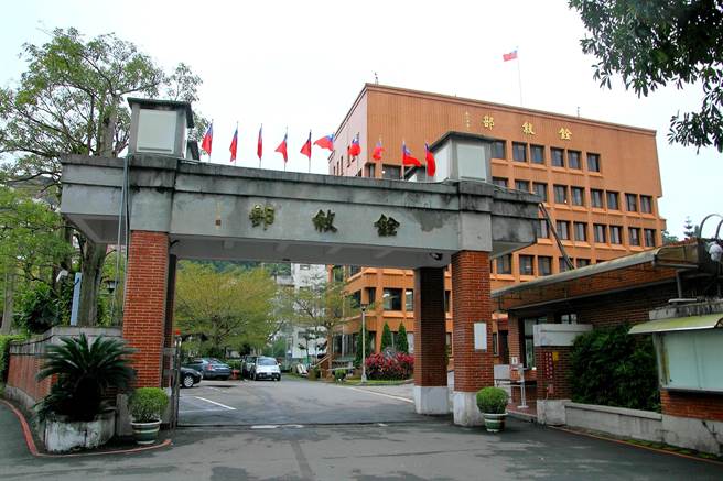 殉職消防員未成年子女可加發撫卹金，銓敘部擬修法回溯適用。（銓敘部提供）