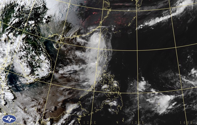 有模式指出，國慶連假後又有颱風來襲，不過氣象粉專「台灣颱風論壇｜天氣特急」提醒，接下來中高緯度冬季系統較為活躍，大氣環境複雜，不確定性仍相當高。（圖／中央氣象署）