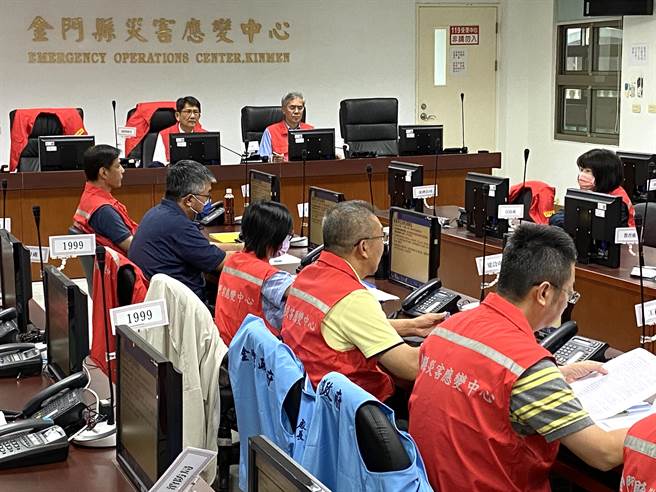 金门县灾害应变中心于今日下午4时二级开设，全力备战小犬颱风可能对地区带来的所有灾害。（于家麒摄）