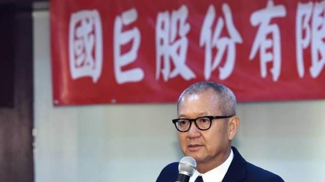 国巨第三季营收季增2.1％，符合财测，法人预期，第三季摆脱未分配盈余税影响，国巨单季获利可望重返一个股本。图为国巨董事长陈泰铭。（图／本报资料照片）