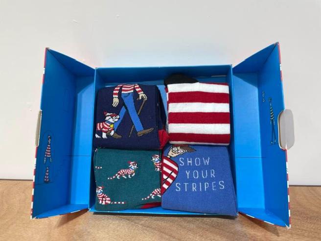 在瑪黑快閃店任選2雙VEJA鞋款，即贈Jimmy Lion 4件組襪子禮盒。（古明弘攝）