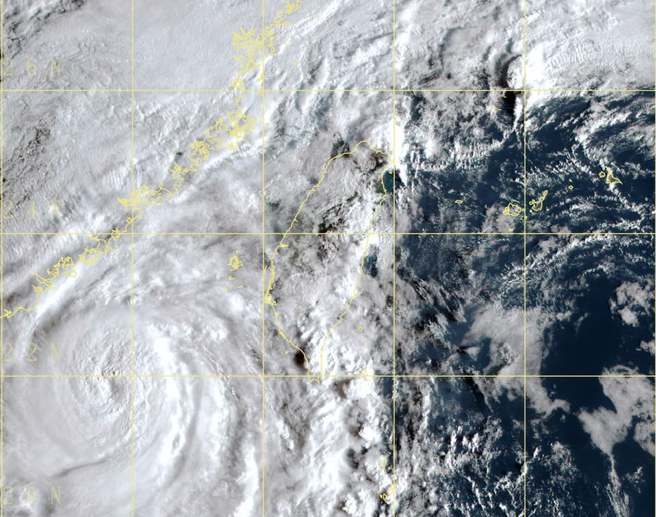 郑明典认为，小犬拥有强对流云系，南台湾这回幸运躲过。（中央气象署提供）