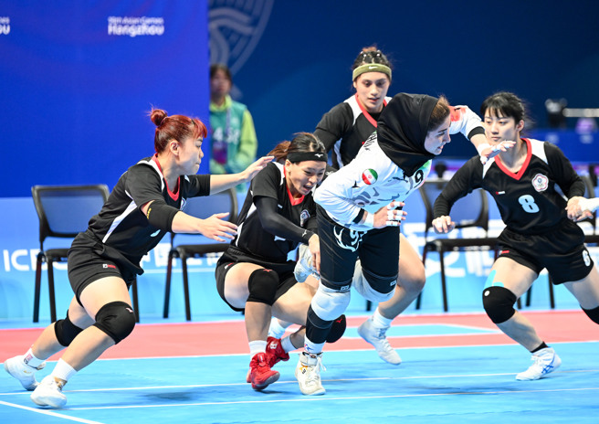 卡巴迪中華女子隊今天在四強賽淘汰上屆冠軍伊朗，成功闖進金牌戰，再創歷史巔峰。(中華奧會提供／黃邱倫傳真)