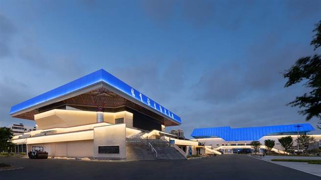 中原大学校友石瑶以节奏、活力、智慧为设计理念，将温州体育中心融入亚运会主题「润泽」元素。（中原大学提供／蔡明亘桃园传真）