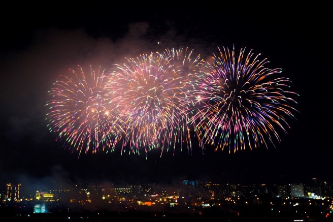 112年国庆焰火即将在臺中中央公园登场，欢迎民眾搭乘大眾运输工具前往。（图/臺中市政府提供）