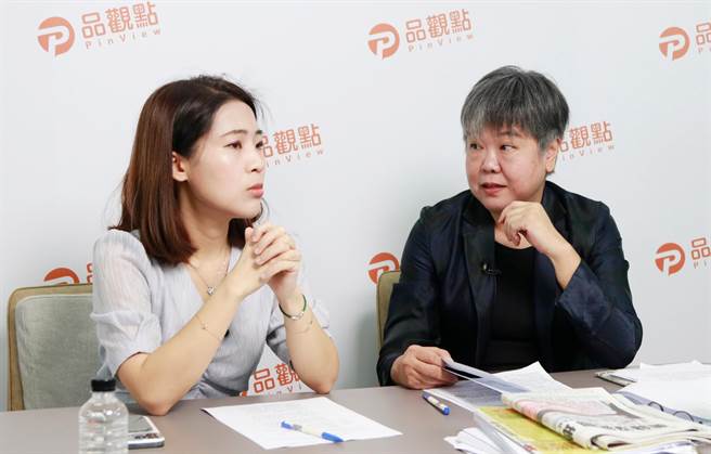 国民党台北市议员徐巧芯（左）在接受媒体人黄光芹（右）专访时，再透过口述的方式，揭露日前未公开的郭玺录音檔，其中郭玺表示，将开设有更大的公司，说「后续合约20年、预算140亿元，接下来都是我们的。」（品观点提供／丁上程台北传真）