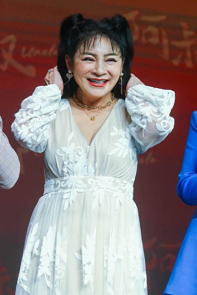 王彩桦今出席戏剧首映记者会，穿着性感。（粘耿豪摄）