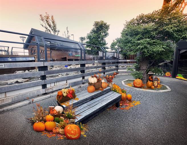 因应万圣节到来，1楼户外世外桃源展区摇身一变呈现秋季田园风格。（Xpark提供／蔡明亘桃园传真）
