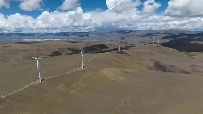 大陆海拔最高西藏风电场全容量併网发电可供14万户一年用。（三峡集团微信公眾号）