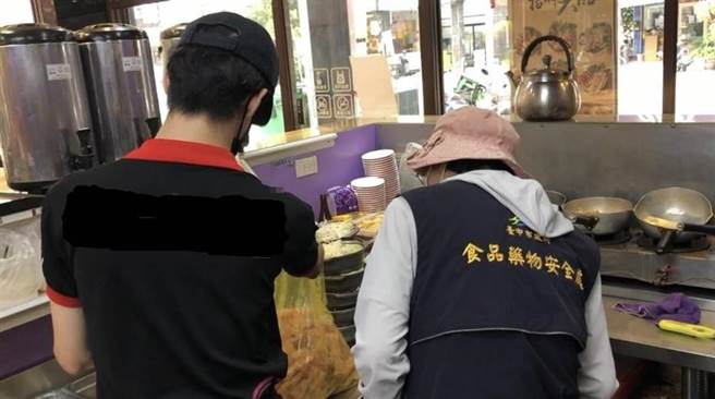 北部两间业者爆出涉嫌将进口美猪洗产地，并已销售至台中市下游业者，台中市卫生局日前展开稽查，并于6日公布81间业者名单。（本报资料照）