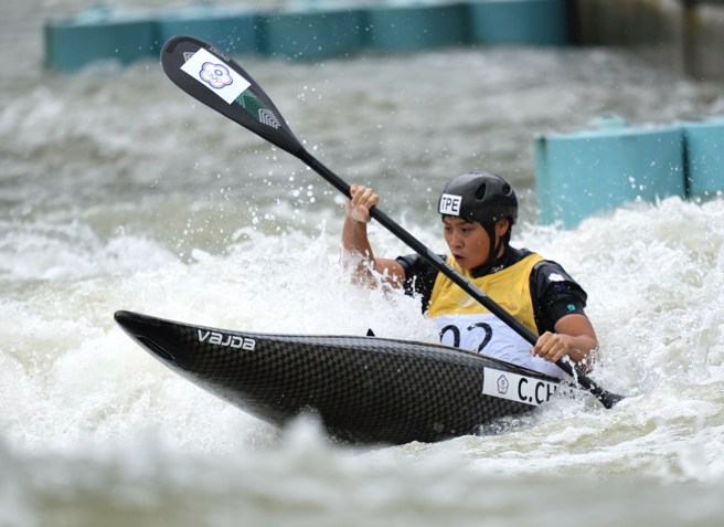 张筑涵今天拿下杭州亚运轻艇女子激流标竿K1金牌。(中华奥会提供)