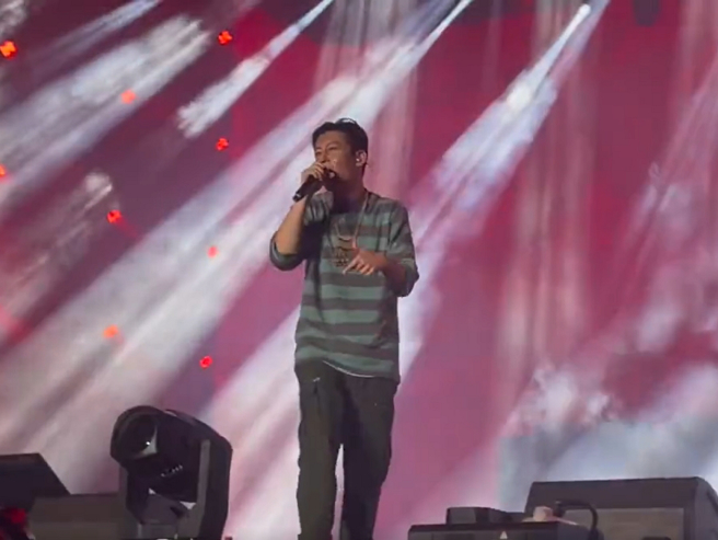 陈冠希在成都音乐节压轴登场，嗨翻全场。（图／摘自微博）