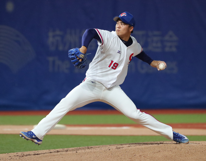 中华队由左投王彦程对日本挂帅先发。（郑任南摄）