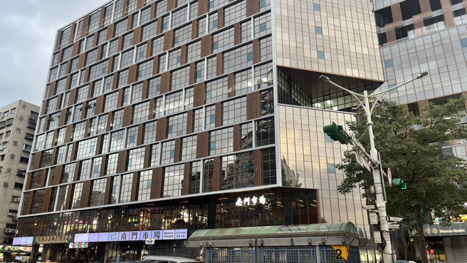 全新南门市场将于明日（10月7日）开始试营运。（图／警方提供）