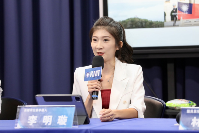 国民党发言人、高雄市立委参选人李明璇今在记者会中，公布她和竞选团队共同精心拍摄的《国旗歌》，并表示，希望能藉这支国庆影片，唤醒大家的爱国心、对旗帜的尊敬。（李明璇提供）