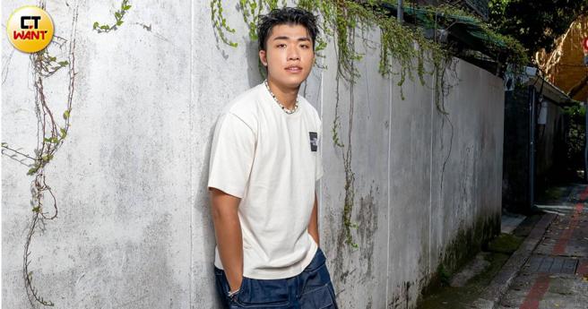 受到家庭影响，王ADEN很勇于表达爱及内心感受，由于生长在充满爱的环境，他对成家抱有憧憬。（图／焦正德摄）