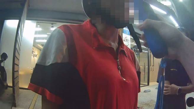 林女坦承隔天要开刀很紧张，且术后不能喝酒，因此相约朋友小酌，没想到却遭警方抓包。（警方提供／任义宇高雄传真）