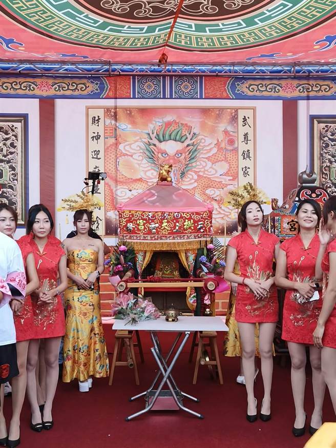 苗栗白沙屯妈祖史上首次来嘉义市赞境赐福。（廖素慧摄）