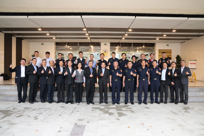 警大校长杨源明亲自率领警察大学「智慧警政暨科技侦查参访团队」参访新北市警察局。（照片 / 新北市警察局提供）