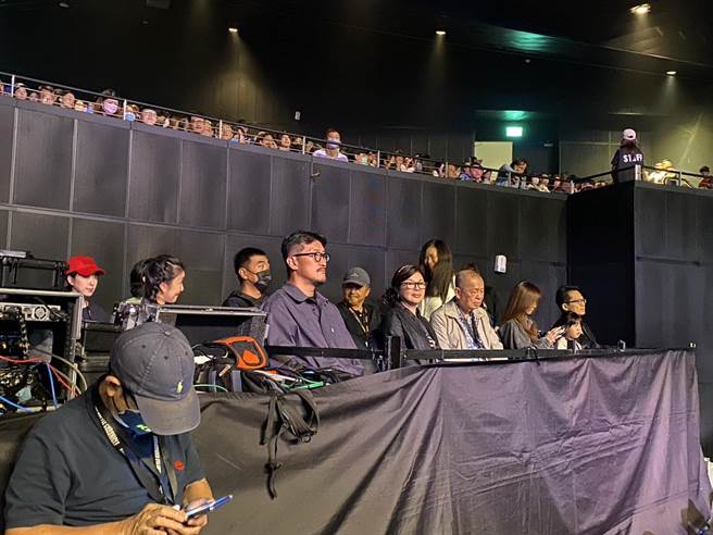 许茹芸韩籍老公今晚坐在台下力挺。（许雅淳摄）