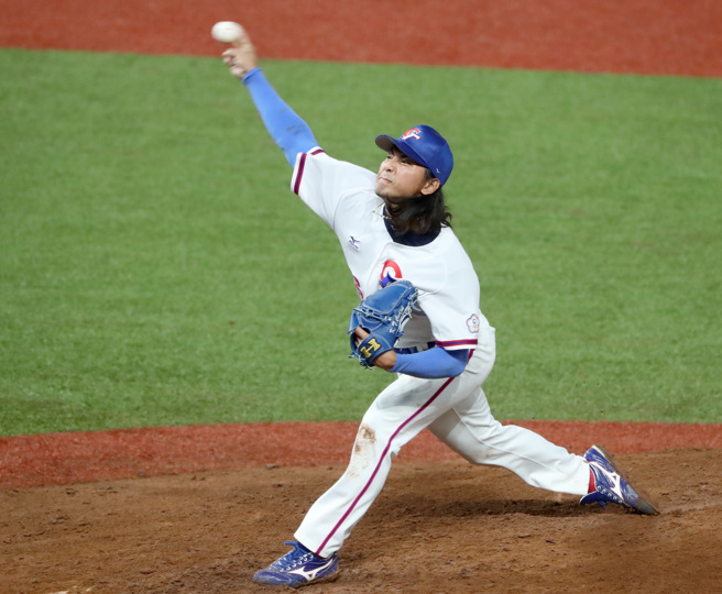 旅美投手刘致荣在杭州亚运棒球金牌战后援4局无失分。（郑任南摄）