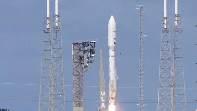 亚马逊旗下网路卫星业务Kuiper 6日成功发射首批两枚低轨道卫星。图／美联社