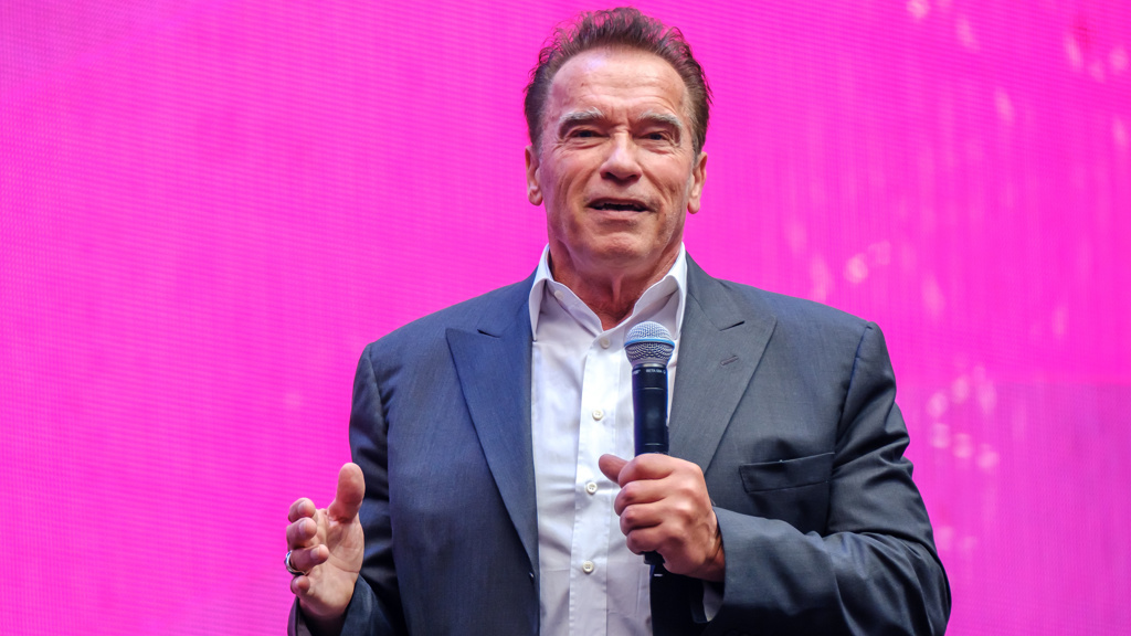 76-year-old Arnold Schwarzenegger has lost his shape due to age. He thinks: like damaged goods