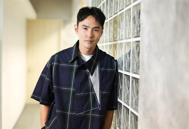 阮经天是圈内有名的孝子，此次特别响应「旺旺孝亲奖」分享家庭故事。（陈俊吉摄）