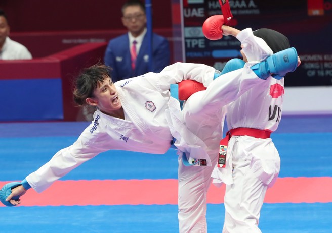 谷筱霜拿下空手道女子50公斤级金牌，也是本届杭州亚运最后一金。(郑任南摄)
