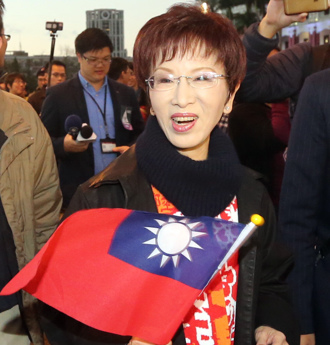 细数蒋经国政绩 洪秀柱挺侯康喊：「别投白」浪费选票