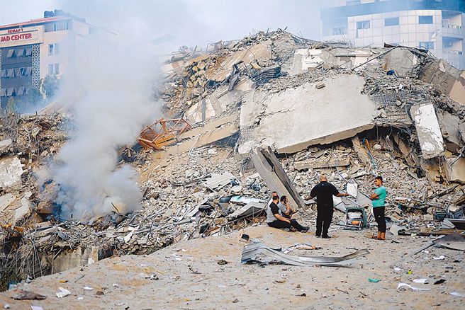 以巴爆发衝突，迦萨的房屋被炸成废墟。（路透）