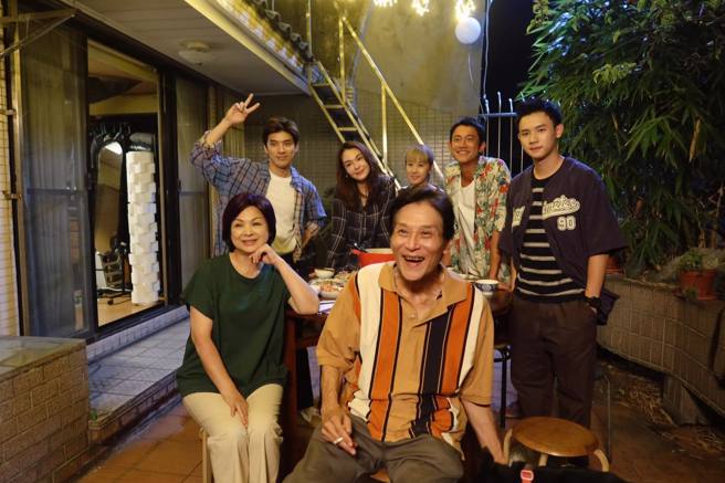 吳慷仁曬劇照，網友一看暴動了。（圖／吳慷仁Kang Ren Wu臉書）