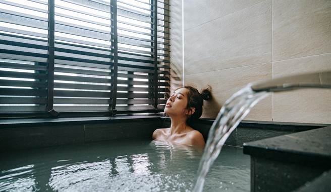 北投老爷「以食惠汤」专案，独立汤屋搭配「PURE」欧式餐厅下午茶、午餐或晚餐3择1，双人同行3288元起。(老爷酒店集团提供)