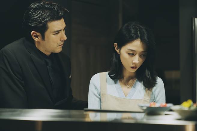 邵雨薇周旋在鳳小岳等多位男人之間。（CATCHPLAY提供）