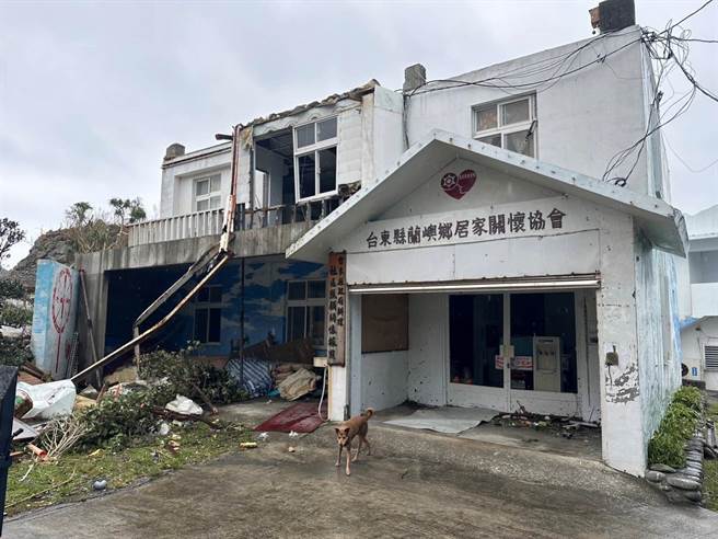 台东县府补助兰屿社福单位于东清村、朗岛村及红头村所设置的3处社区照顾关怀据点，皆因风灾受损严重。（台东县政府提供／萧嘉蕙台东传真）