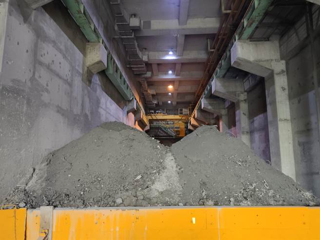 苗栗竹南焚化厂每年约有2万公吨底渣。（苗栗县政府提供／李京升苗栗传真）